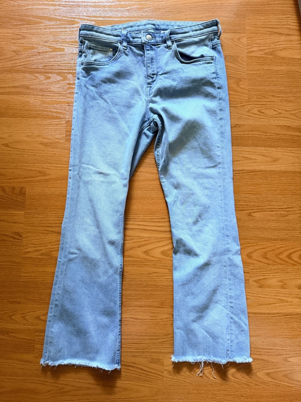 H&M Light Blue Flared cropped Jeans with Raw Hem
